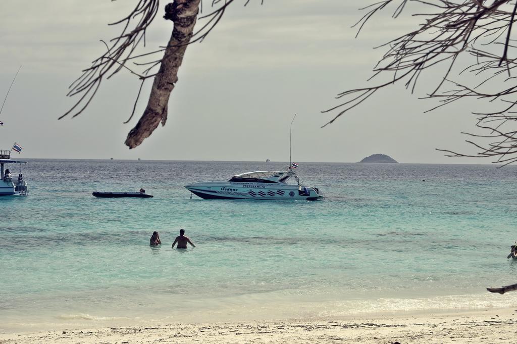 โรงแรมโอเชี่ยน แอนด์ โอเล่ ป่าตอง Patong ภายนอก รูปภาพ