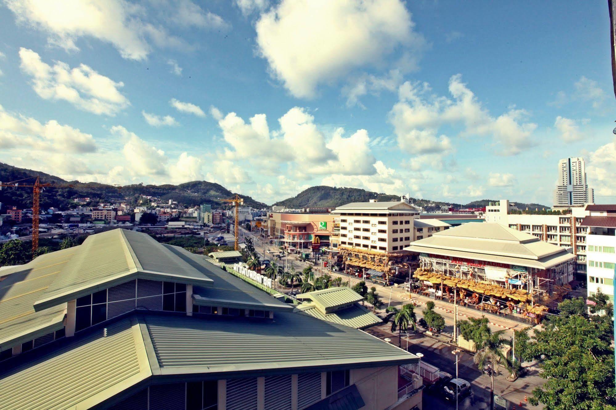 โรงแรมโอเชี่ยน แอนด์ โอเล่ ป่าตอง Patong ภายนอก รูปภาพ